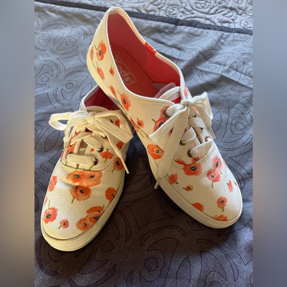 KEDS size 7 coral / orange flower tennies